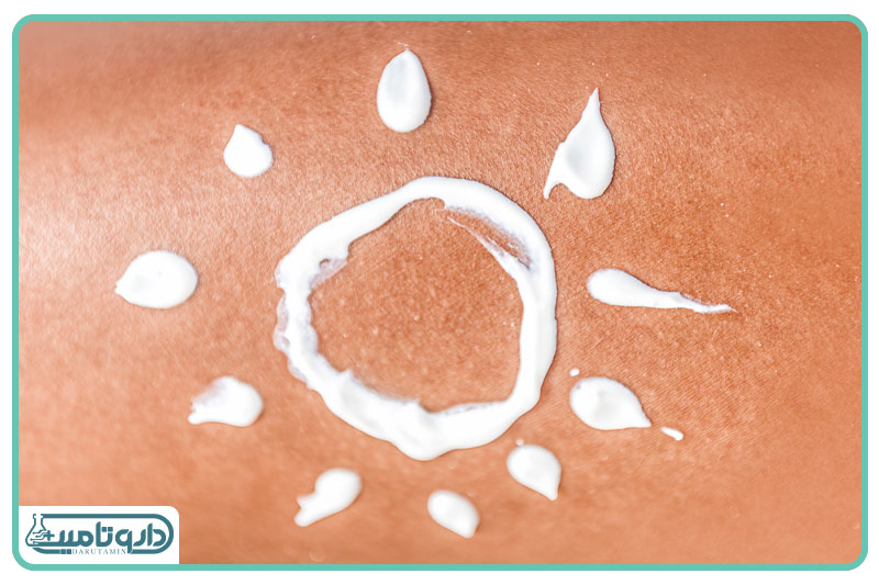 ژنوبایوتیک کرم ضد آفتاب SPF50 مناسب پوست های چرب و مختلط (بی رنگ)