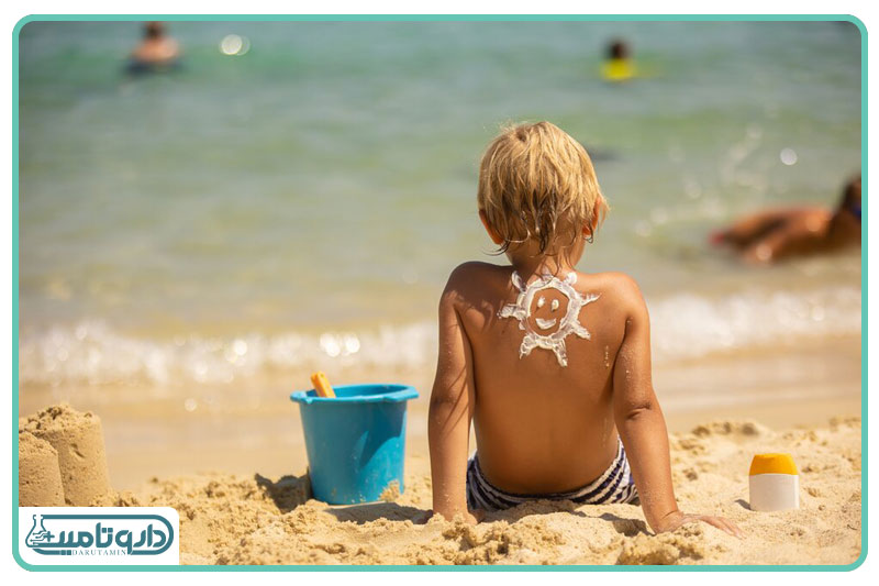 ژنوبایوتیک کرم ضد آفتاب SPF50 مناسب پوست های چرب و مختلط (بی رنگ)